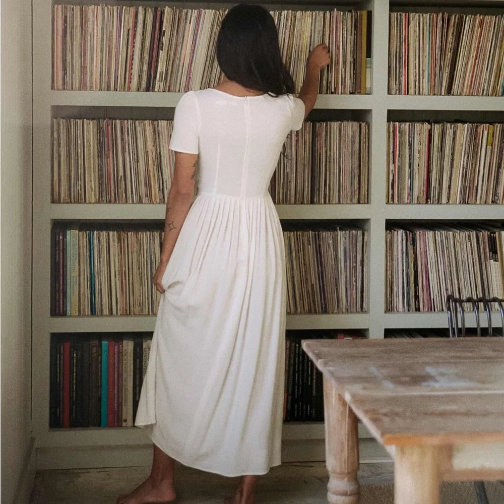 Women’s Cream Scoop Neck Midi Dress - Picture 2 of 3